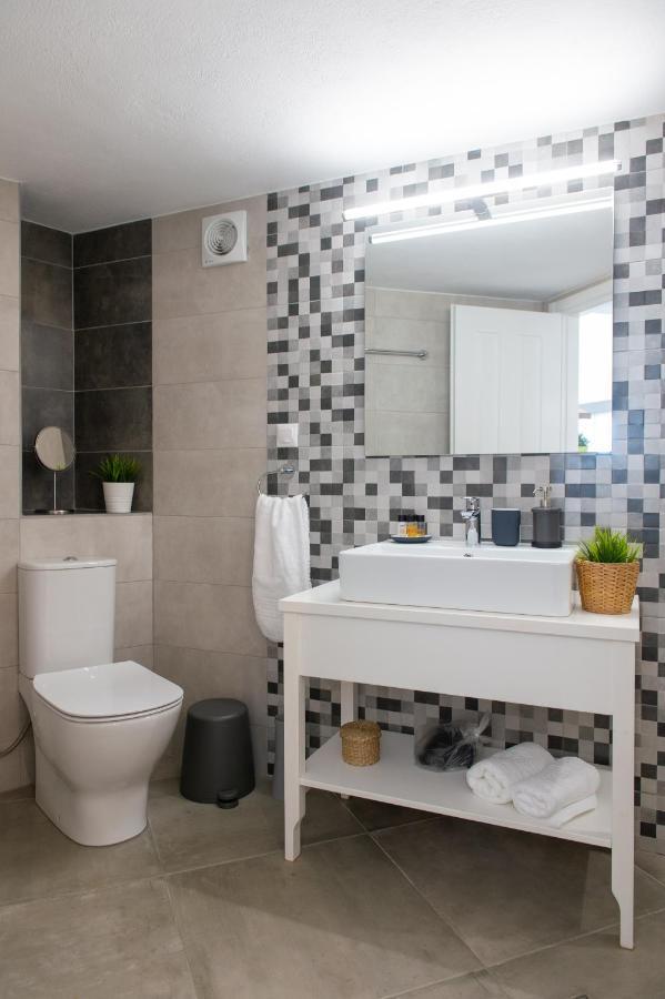 Вілла Grey House Exambela Екстер'єр фото